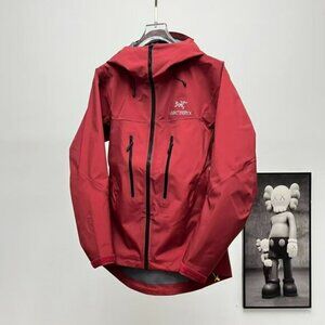 Arc'teryx Alpha SV Jacket | Gore-Tex, Bordeaux Red (SV7), Outdoor/Hiking/Ski